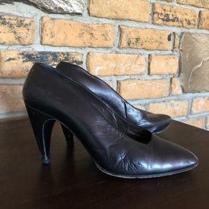 Petra vintage black leather heels